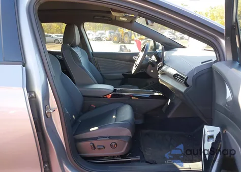 2023 Volkswagen Id.4 Pro/Pro S from USA, damaged, VIN 1V2VMPE81PC031217